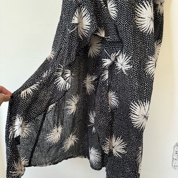 NWOT Billabong Black and White Palm Leaf Floral Ruffle Slit Maxi Sundress L - Picture 4 of 8